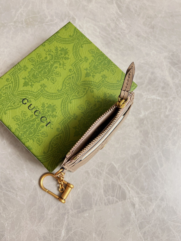G*u*i gg marmont keychain wallet