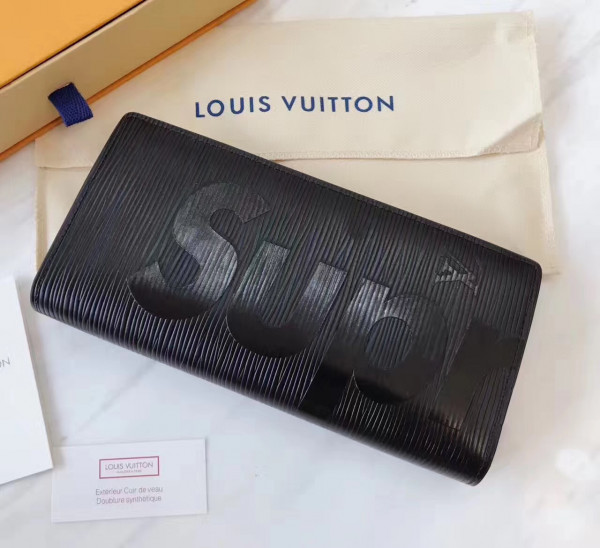 l**is v*t*n S*p*e wallet
