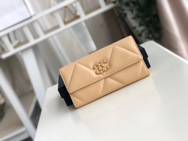 CL 19 LONG FLAP WALLET