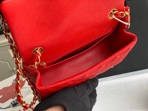 CL FLAP BAG CAVIAR