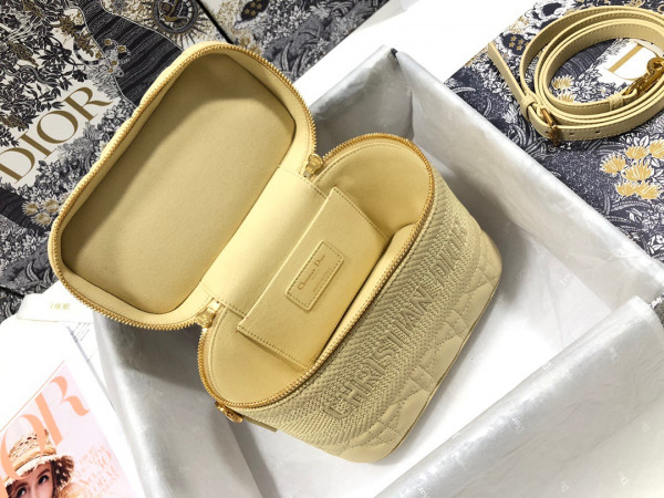 D*or vanity case-24-17-13.5cm