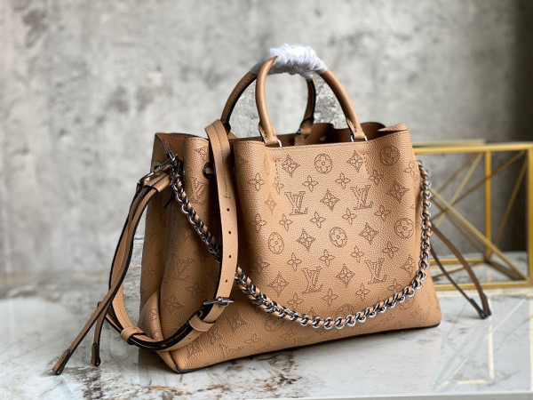 l**is V*t*n bella tote