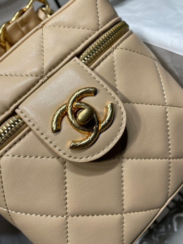 CL VANITY CASE