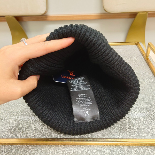 l**is V*t*n hat