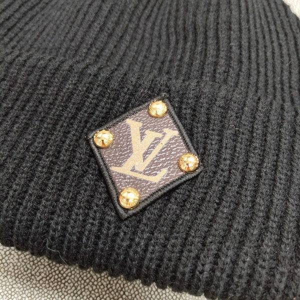 l**is V*t*n hat