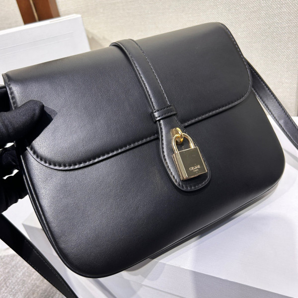 Ce**e medium tabou in smooth calfskin