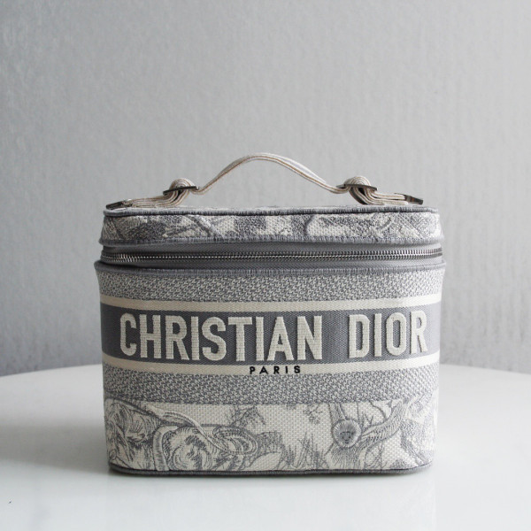 D*or vanity case-24-17-13.5cm