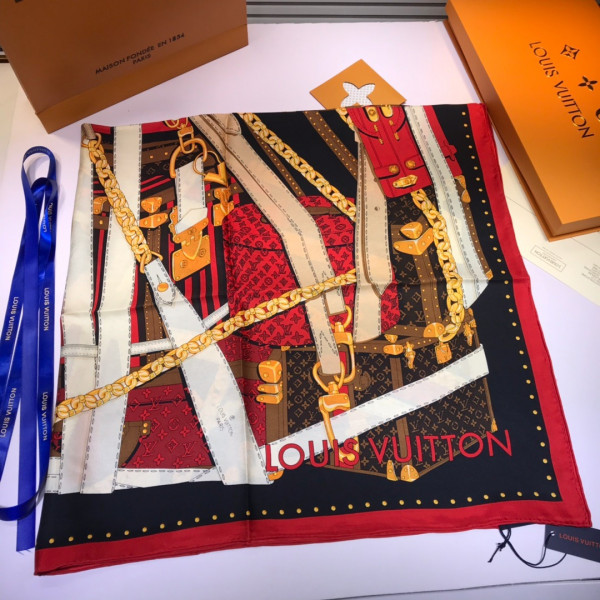 l**is V*t*n scarf