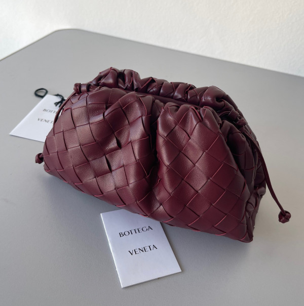 Bo*te*ga ve*ne*ta mini pouch