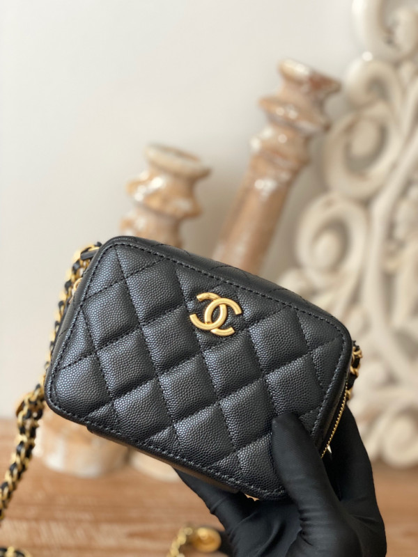 CL VANITY CASE