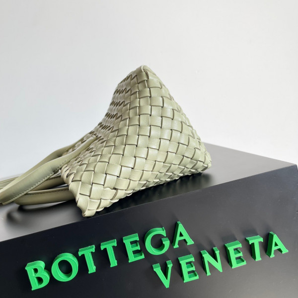 Bo*te*ga ve*ne*ta mini cabat