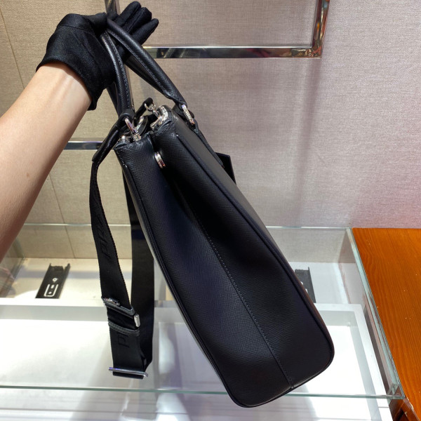 Pra*a galleria saffiano bag