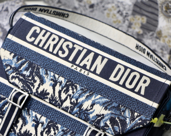 D*orcamp bag