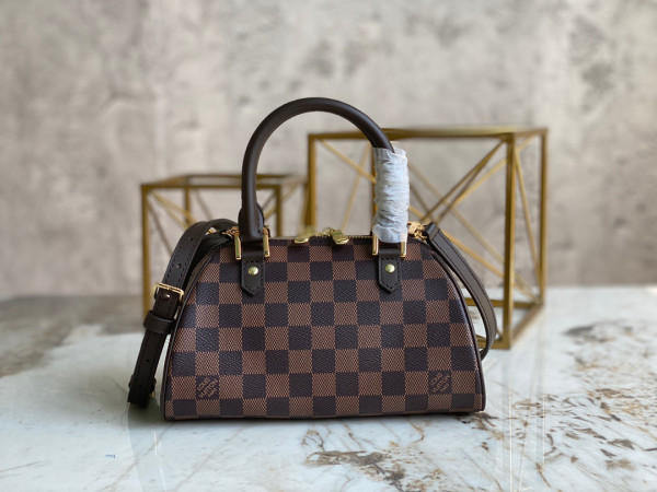 l**is V*t*n vintage bag