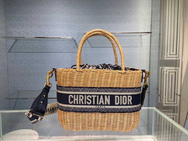 D*or wicker basket bag
