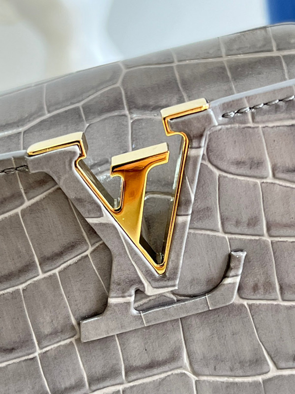 l**is V*t*n capucines mini