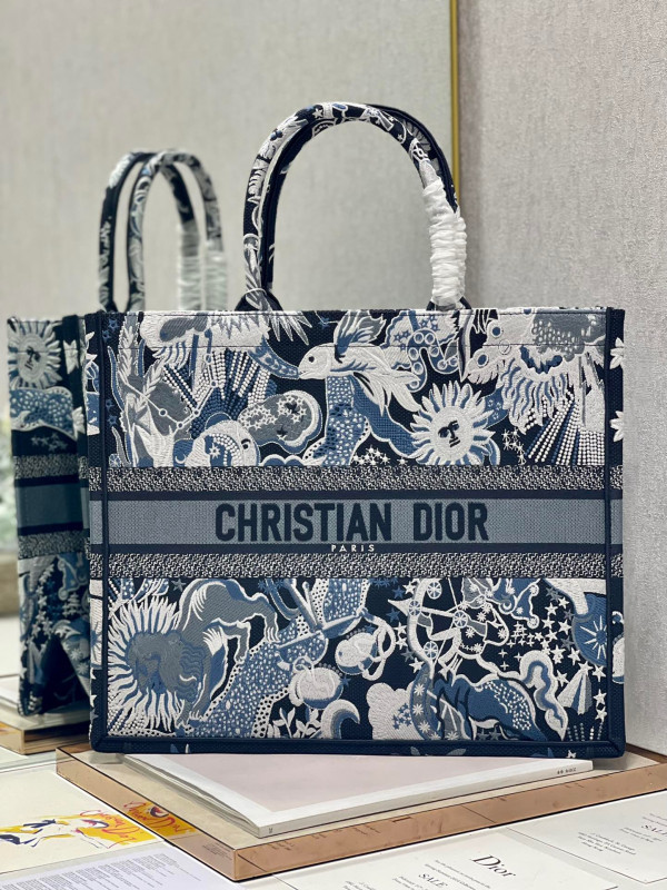 large D*or book tote