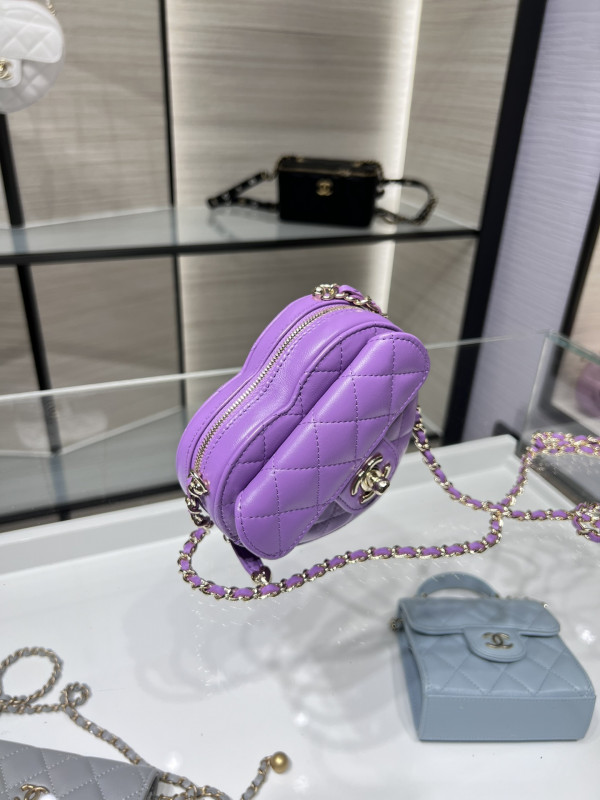 CL HEART CLUTCH WITH CHAIN