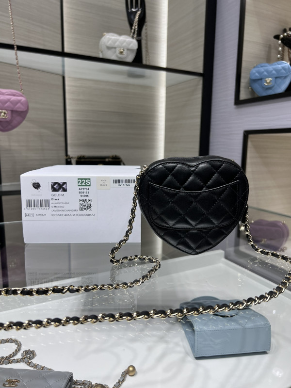 CL HEART CLUTCH WITH CHAIN