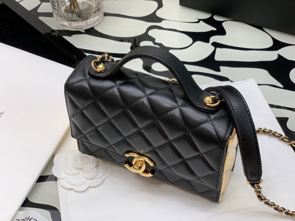 CL MINI FLAP BAG WITH HANDLE