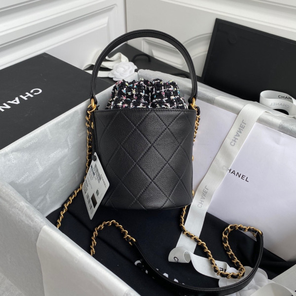 CL BUCKET BAG