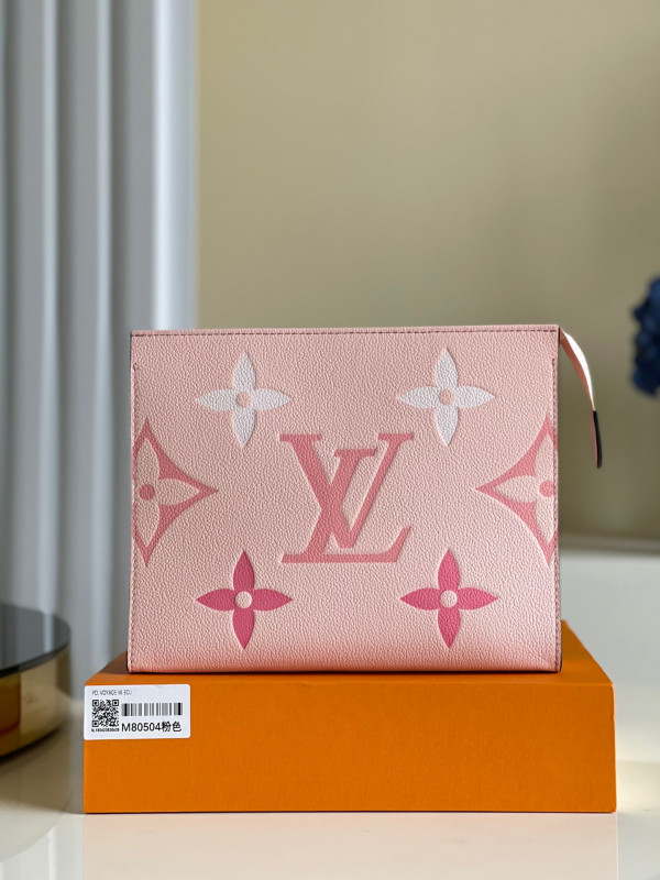 l**is V*t*n toiletry pouch 26