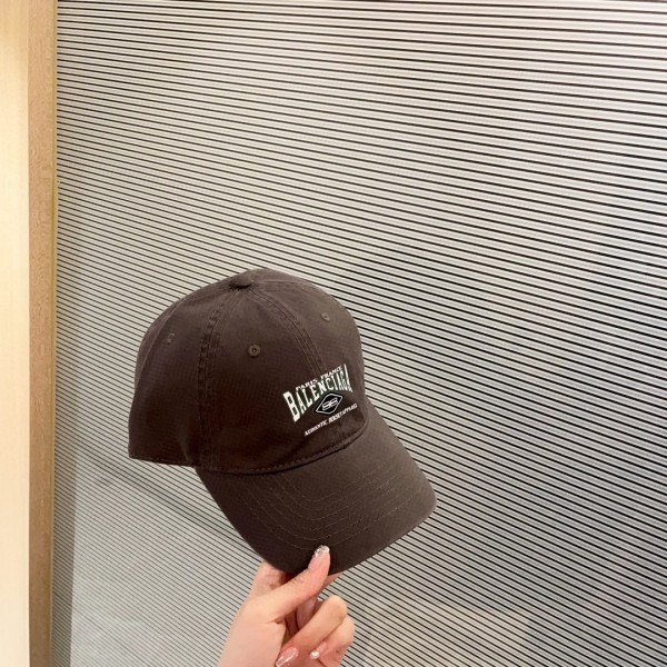 Ba*len*cia*ga logo cap
