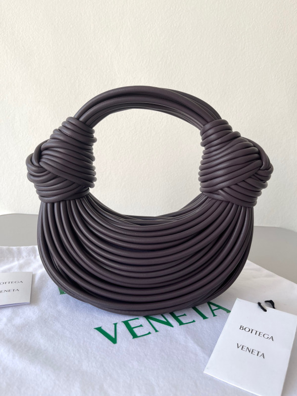 Bo*te*ga ve*ne*ta double knot
