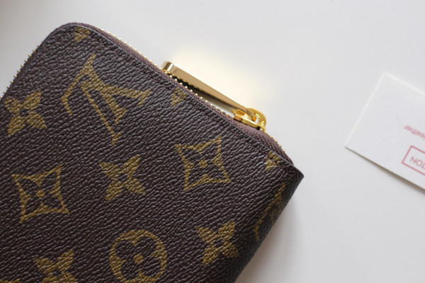 l**is V*t*n zippy wallet