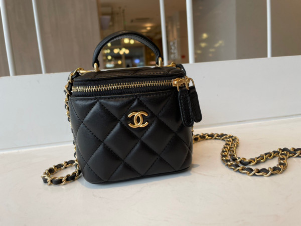 CL VANITY CASE