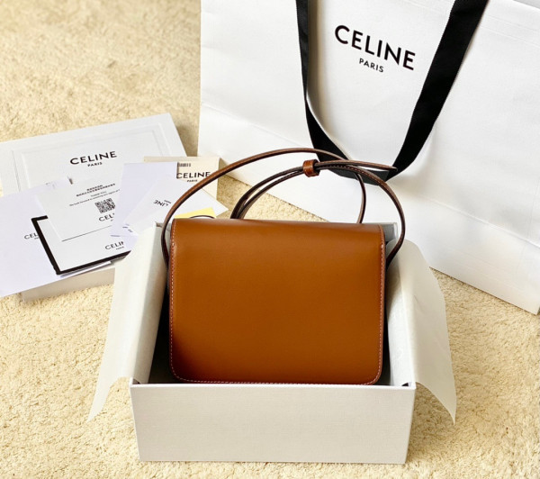 Ce**e teen triomphe bag