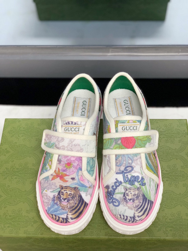 G*u*i tennis 1977 sneaker