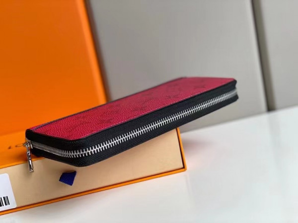 l**is V*t*n zippy wallet