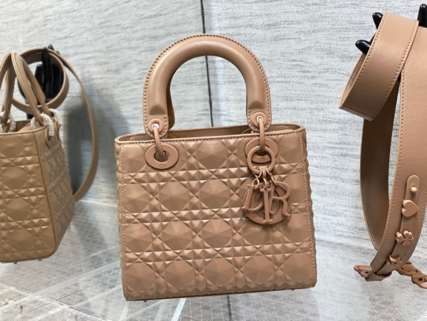 lady D*or small-20-16.5-8cm
