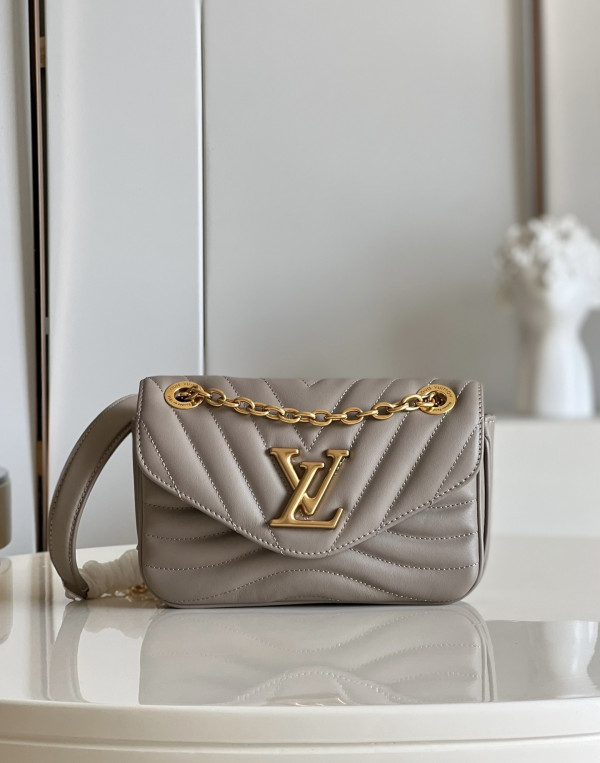 l**is V*t*n new wave chain bag pm