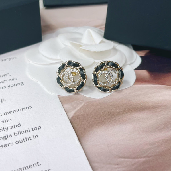 CL EARRINGS