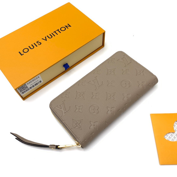 l**is V*t*n zippy wallet