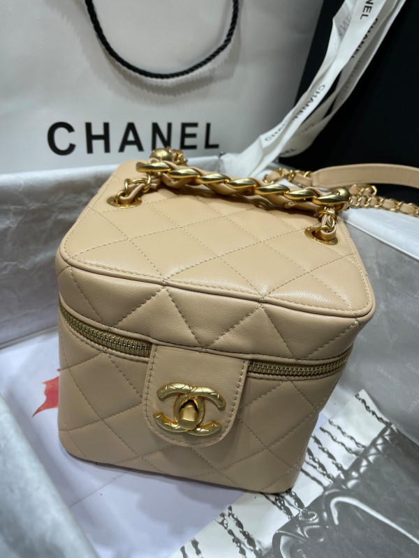 CL VANITY CASE