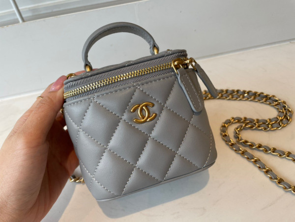 CL VANITY CASE