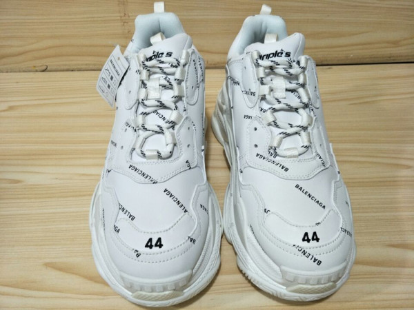 Ba*len*cia*ga triple s
