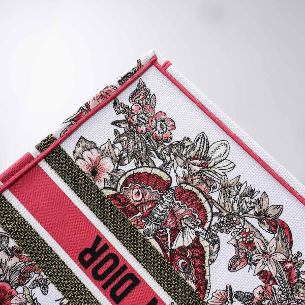 large D*or book tote