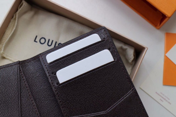 l**is V*t*n pocket organizer