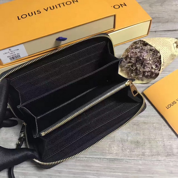 l**is V*t*n zippy wallet
