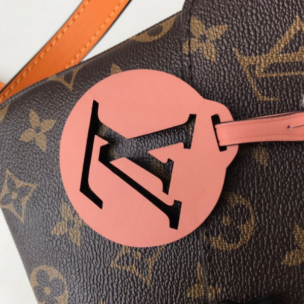 l**is V*t*n pochette metis
