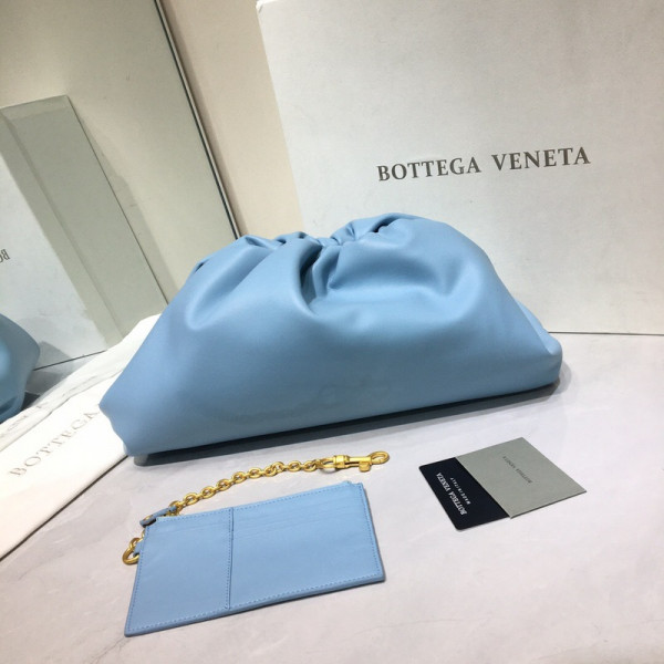 Bo*te*ga ve*ne*ta the pouch