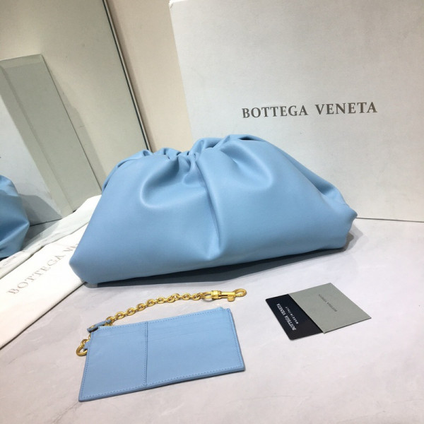 Bo*te*ga ve*ne*ta the pouch
