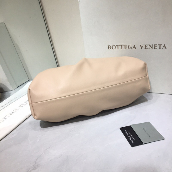 Bo*te*ga ve*ne*ta the pouch