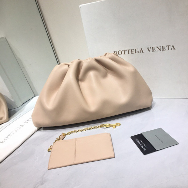 Bo*te*ga ve*ne*ta the pouch