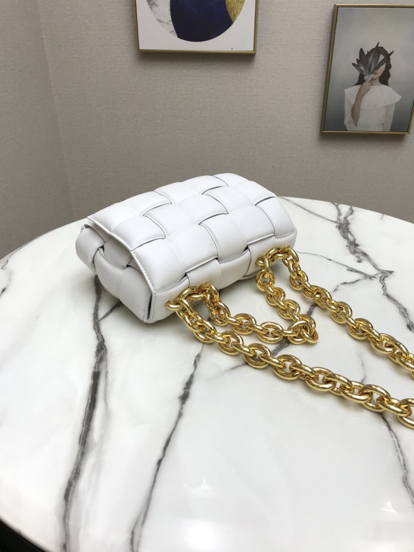 Bo*te*ga ve*ne*ta the chain cassette