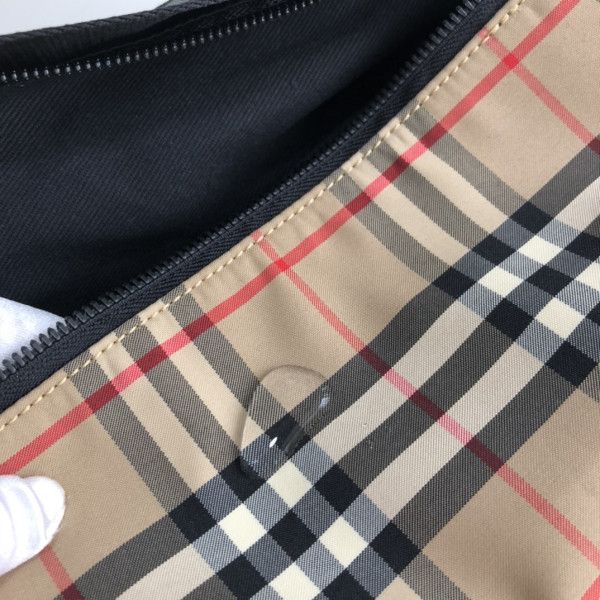 B**rry bum bag